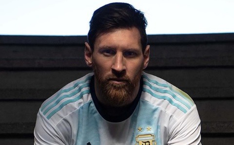 Lionel Messi presume la nueva piel de Argentina