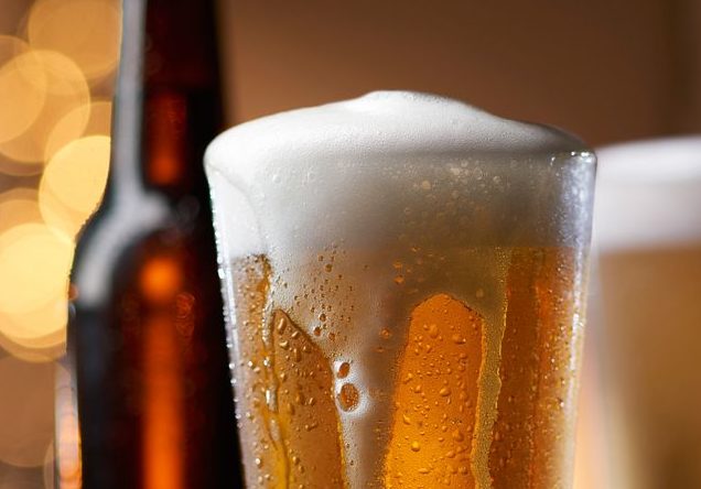 Morena va por venta de cerveza “al tiempo” para disminuir el consumo en CDMX
