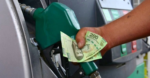 Políticos poseen las gasolineras con el combustible más caro en México