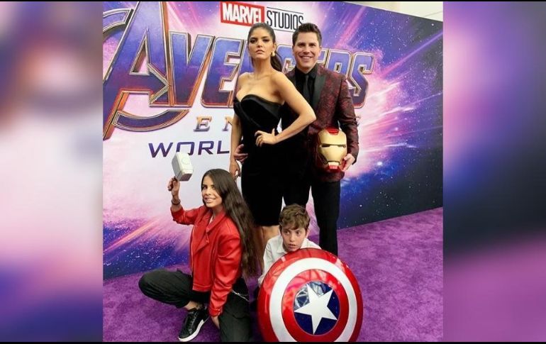 Ana Bárbara presume fotos en premier de “Los Vengadores: Endgame”