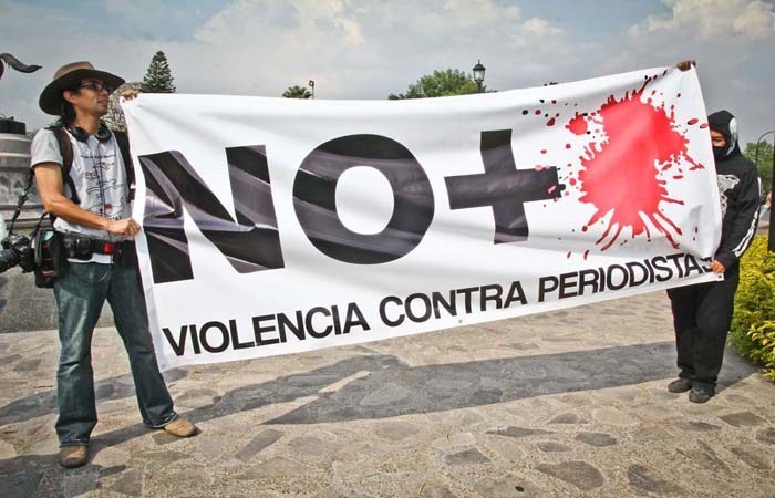 Exige ONG a López Obrador detener violencia contra periodistas