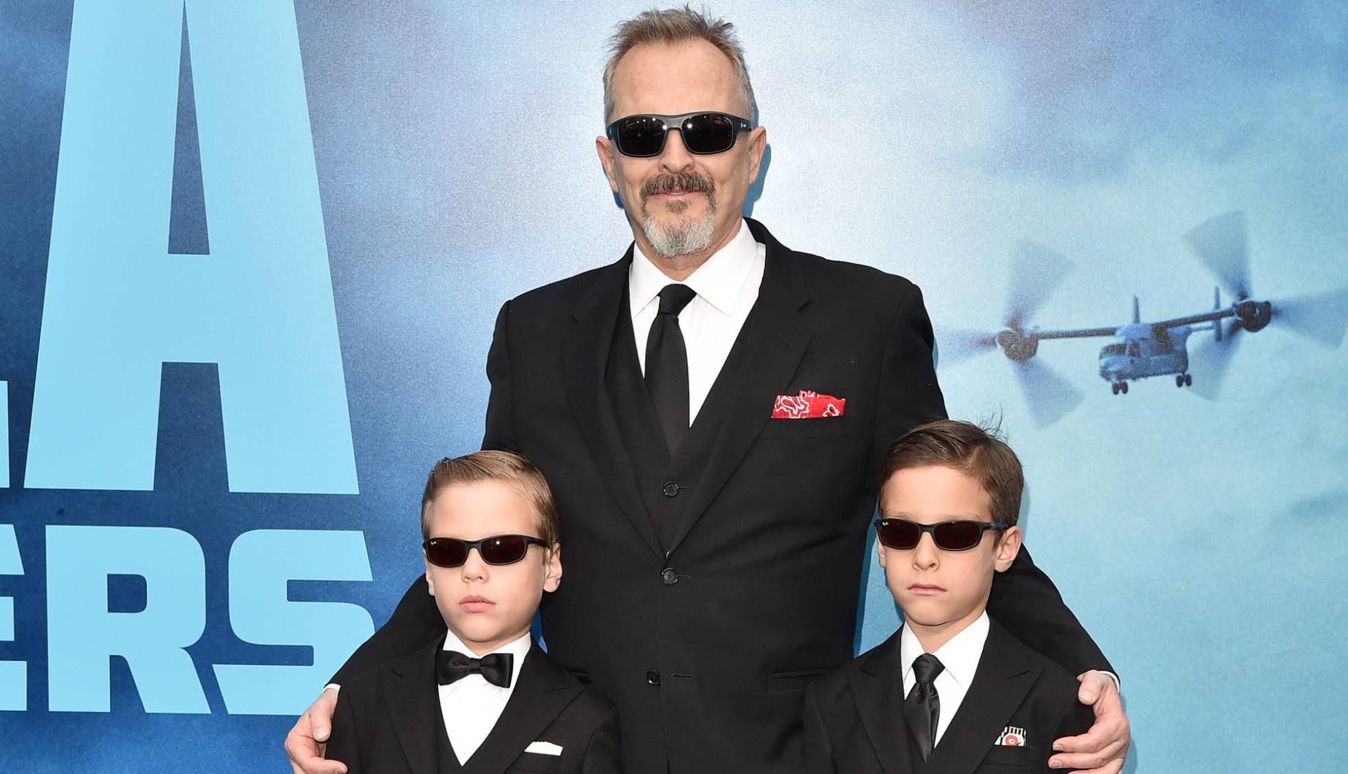 Miguel Bosé posa por primera vez con sus hijos