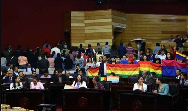 Aprueban matrimonio igualitario en Hidalgo