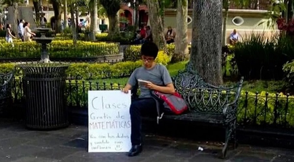 Joven de Veracruz ofrece clases gratuitas de matemáticas y se hace viral