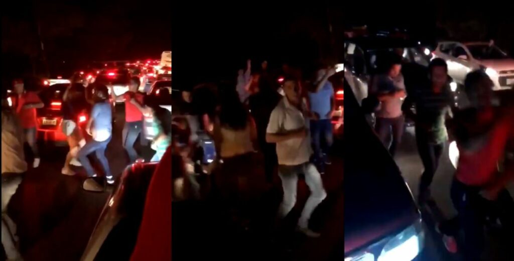 Automovilistas atrapados en el tráfico se ponen a bailar “La Chona”