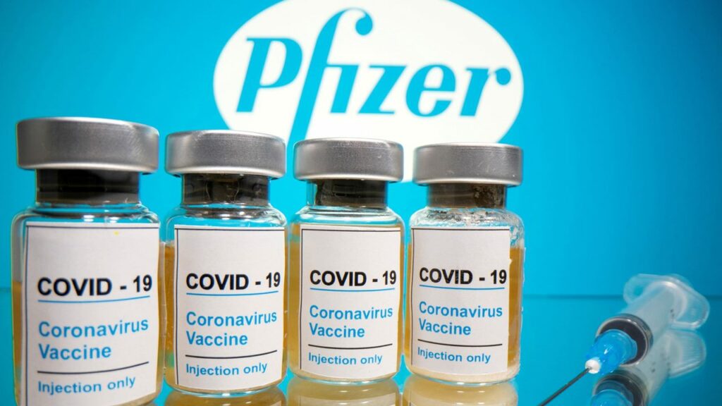 Pfizer pide aprobación de su vacuna a la india; donará millones en medicamentos