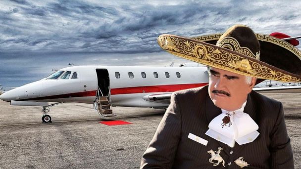 Ponen a la venta avión de Vicente Fernández